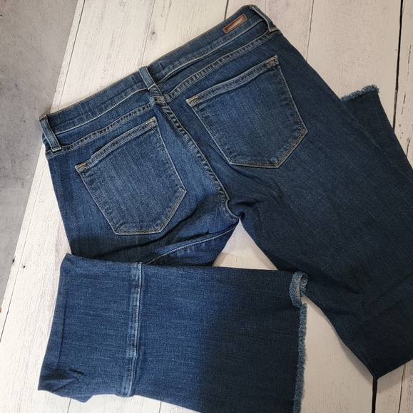 Blue Ankle Cropped Jeans with Gradient Shades - Picture 2 of 7